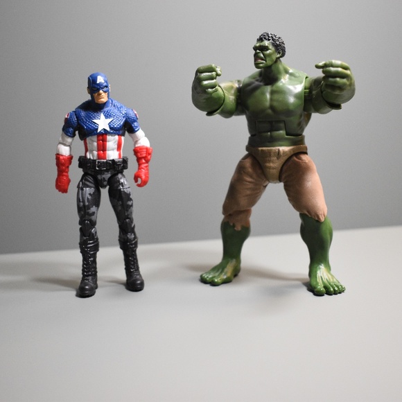 2011 hasbro Hulk And Captain America - Picture 5 of 6